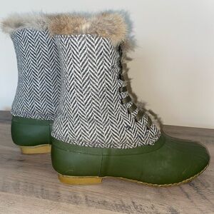 Women’s J.Crew Rabbit Fur duck boots tweed green size 8 Rare